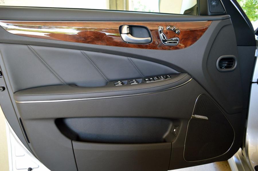  Hyundai Equus 2014 года  (фото 18 из 47)